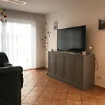 Feha 30 Delphin In Ruhiger Lage *