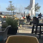 Feha 30 Delphin In Ruhiger Lage Rerik