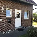 Feha 30 Delphin In Ruhiger Lage *