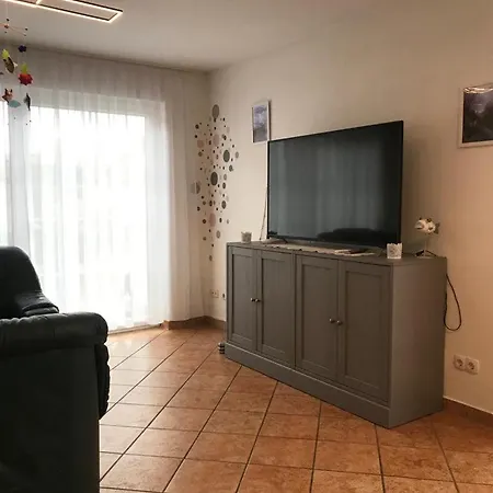 Feha 30 Delphin In Ruhiger Lage *