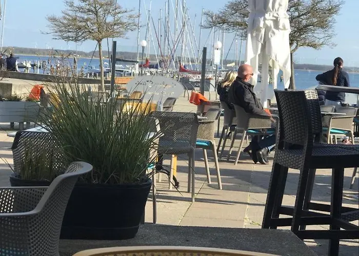 Feha 30 Delphin In Ruhiger Lage Rerik